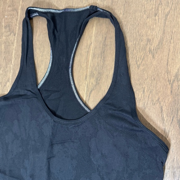 Lululemon Black Lace-Effect Tank Top - Picture 4 of 7